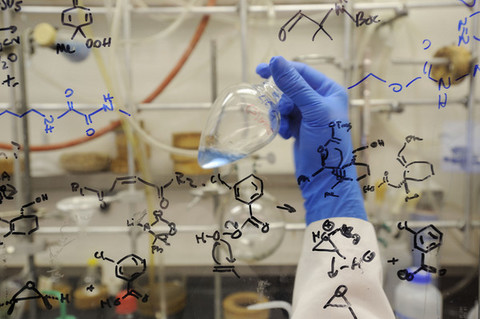 ����ҩ�Ч���������з����⡢���ڳ�ѹ����չ��